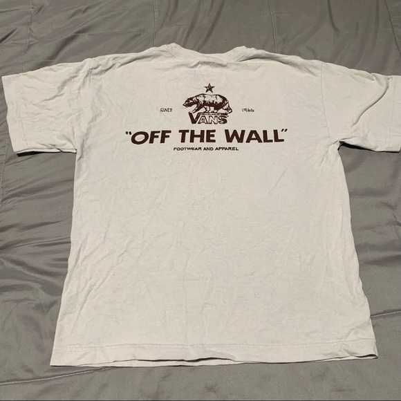 VANS "Off The Wall" Bear T-Shirt (FITS MORE AS SMALL OR CROPPED MEDIUM"
Size: M - Picture 5 of 5